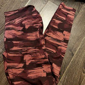 Alphalete Surface Power Leggings - Burgundy Canvas Camo - XL